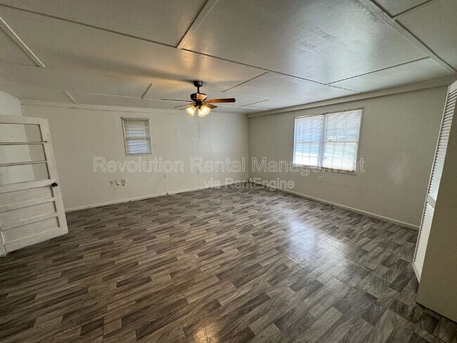 Building Photo - 4010 Emerald Lake Dr