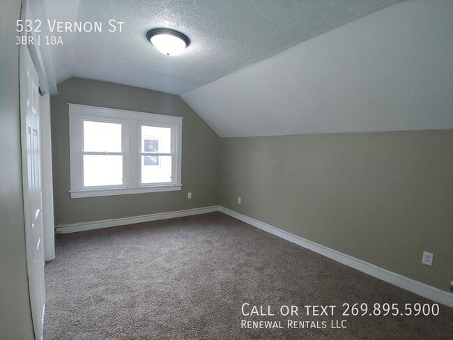Building Photo - 532 Vernon St