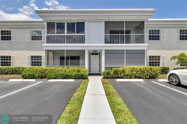 Building Photo - 6319 Bay Club Dr