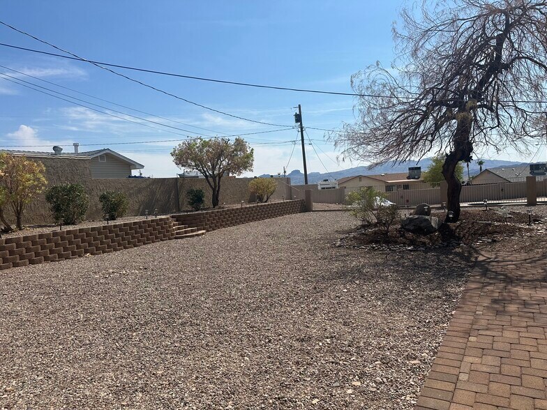 Building Photo - 2830 Yuma Dr