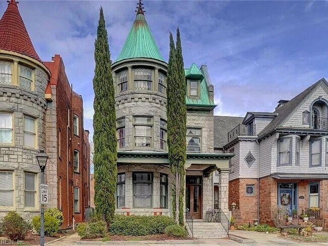 Primary Photo - 416 Pembroke Ave