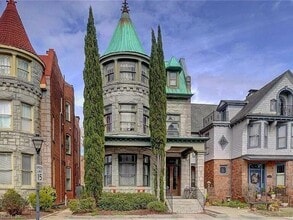 Building Photo - 416 Pembroke Ave
