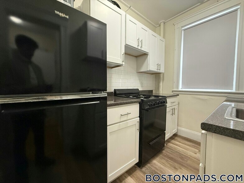 Building Photo - 1175 Boylston St