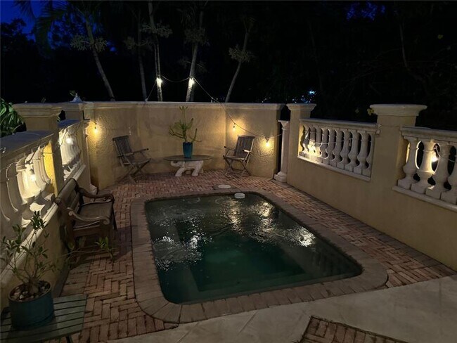 Building Photo - 1464 SW 28th Ave