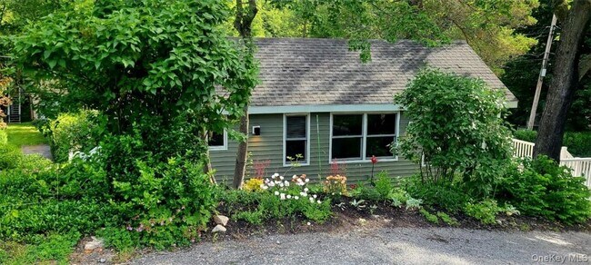 Building Photo - 11 Curry Rd