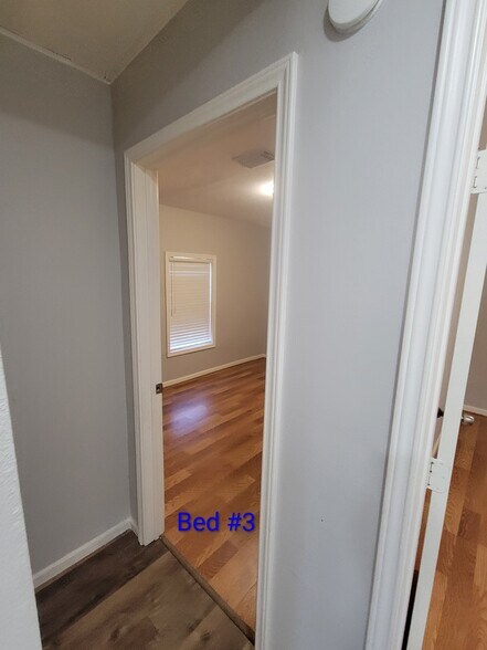 Building Photo - 707 Johnson Ln