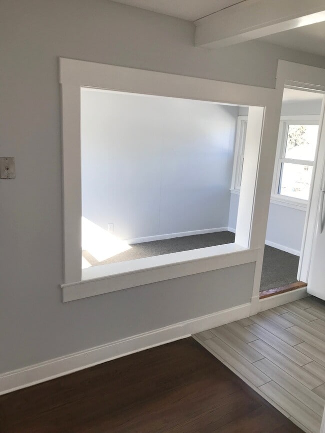 Building Photo - 264 Broad St