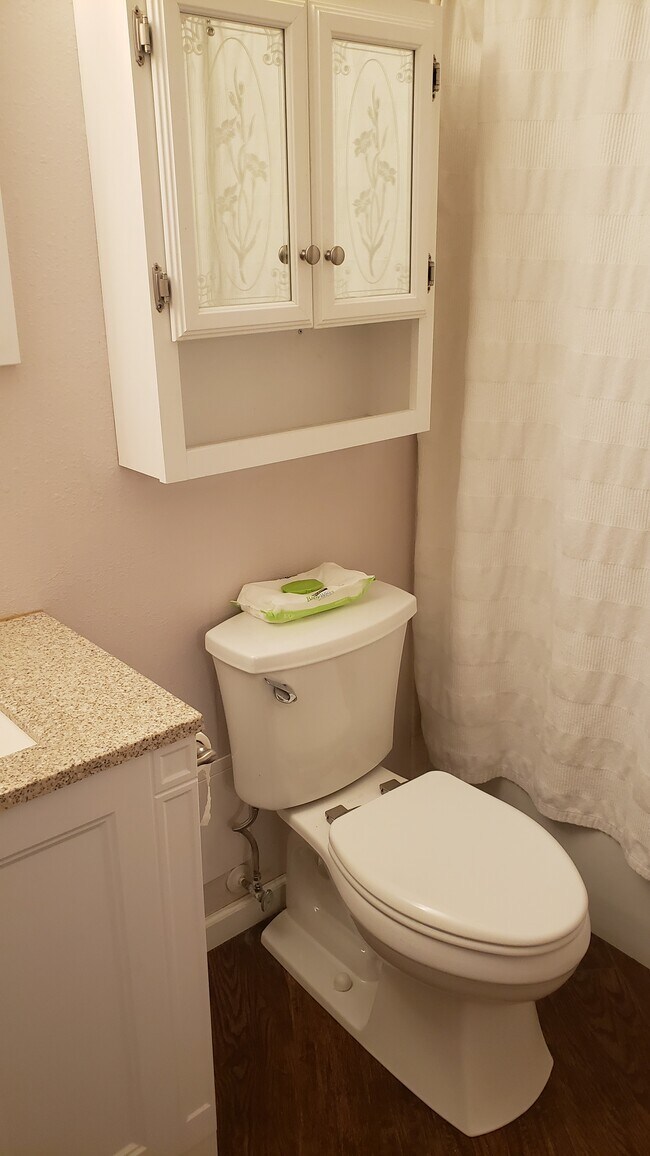 Building Photo - 913 Capulin Rd