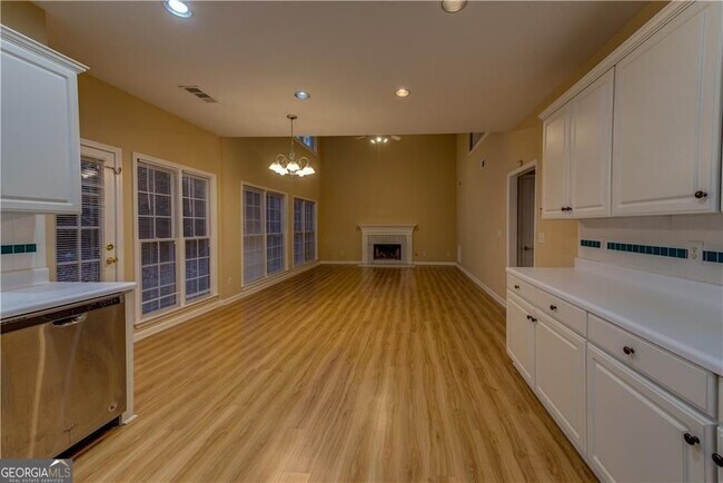 Building Photo - 1429 Oglethorpe Dr