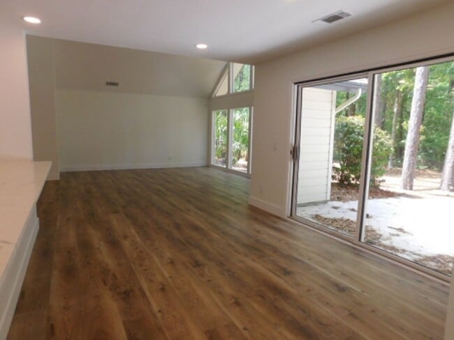 Building Photo - Island home for rent