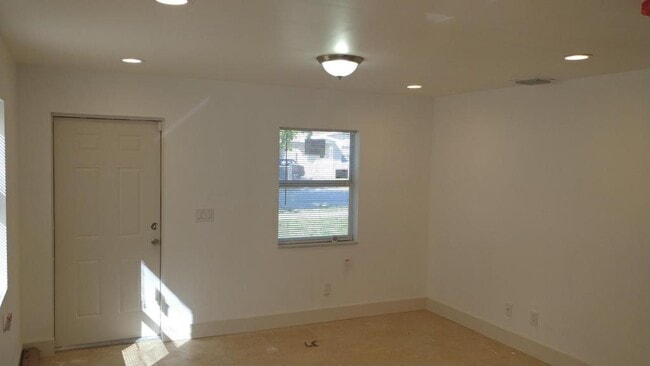 Building Photo - 1018 14th St