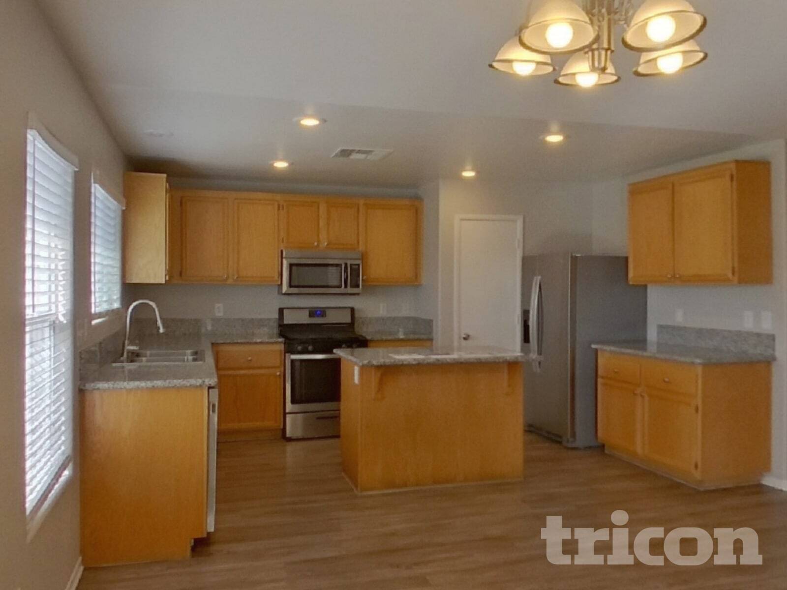 Building Photo - 1227 Golden Apple St