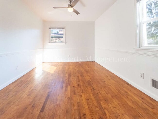 Building Photo - 101 Hyacinth Ave