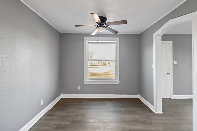 Building Photo - 506 Trinity St