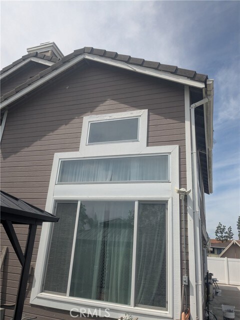 Building Photo - 820 N Justin Pl