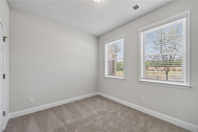 Building Photo - 523 Fundao Ln