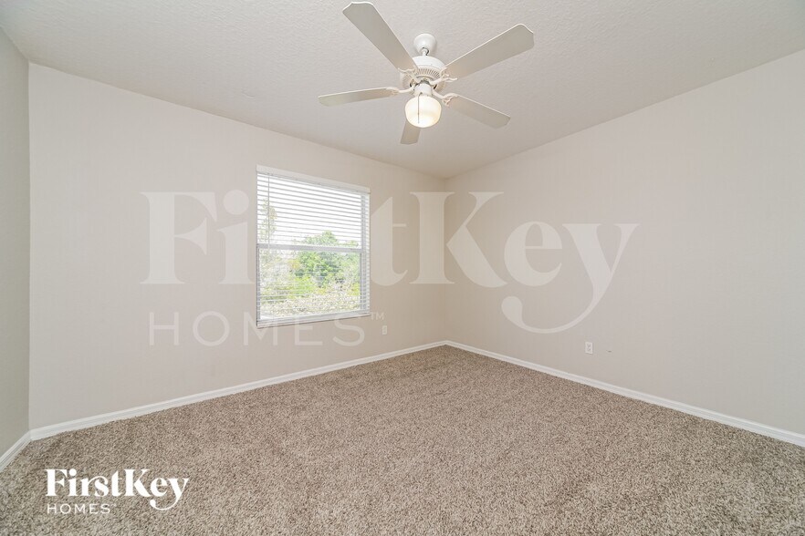 Building Photo - 301 Balmoral Ct