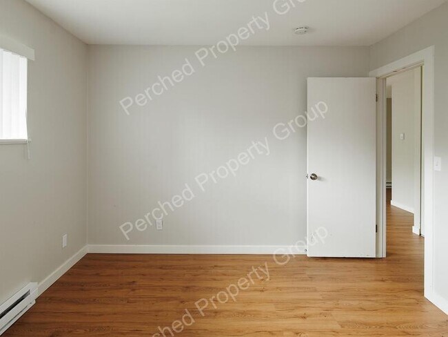 Building Photo - 15533 NE Glisan St