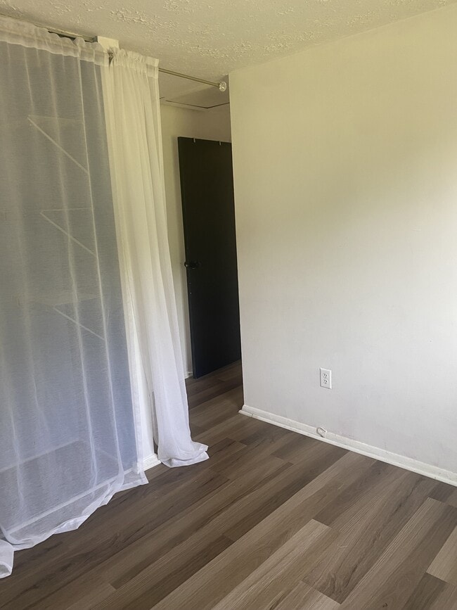 Building Photo - 9223 Redbridge Ct