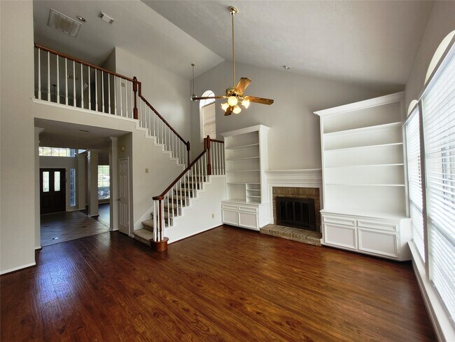 Building Photo - 17403 Canyon Knoll Dr