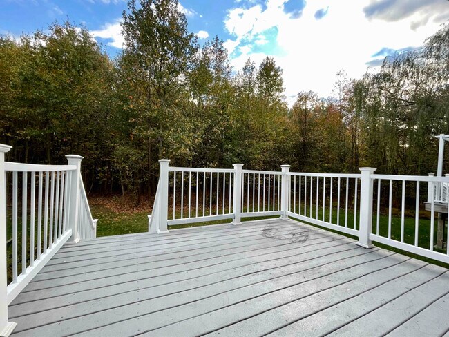 Building Photo - 53 Ross Way