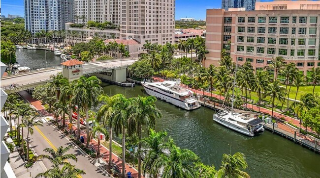 Building Photo - 333 Las Olas Way
