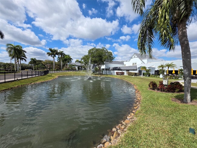 Building Photo - 7145 Huntington Ln