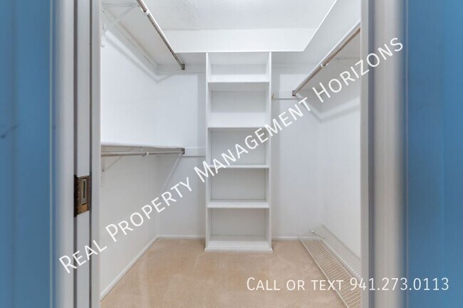 Building Photo - 534 Warwick Ln