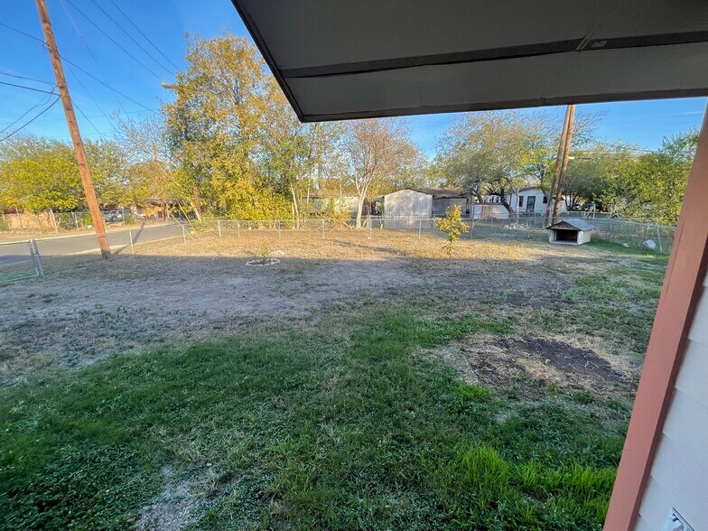 back yard - 322 Saint Louis Ave