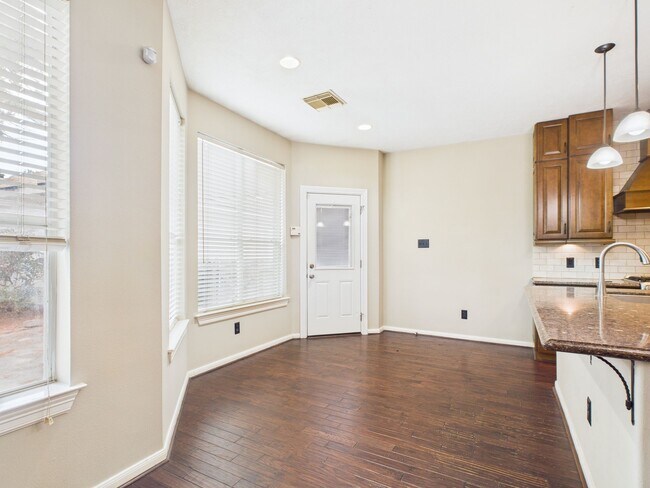 Building Photo - 5006 Fern Garden Ct