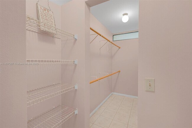 Building Photo - 2911 SW 87th Terrace