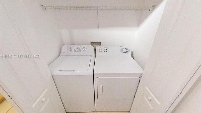 Building Photo - 6001 SW 70th St