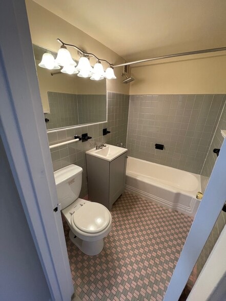 Updated Bathroom - 2101 Chestnut