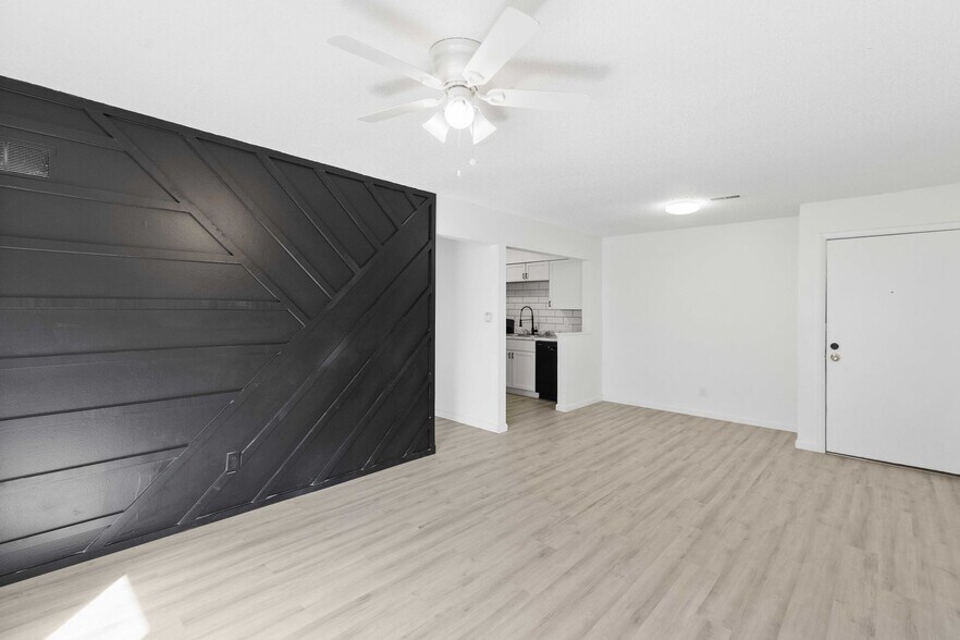 Interior Photo - Recently updated apartments near to shoppi...