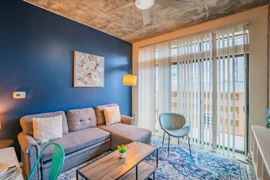 Building Photo - 333 E Roosevelt St