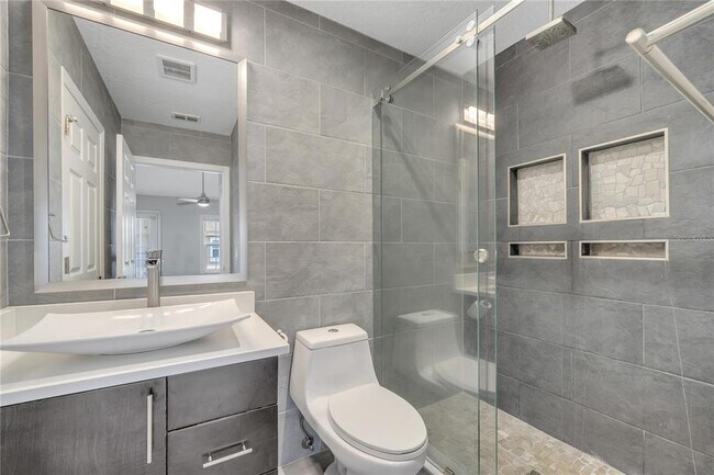 Building Photo - 6524 Swissco Dr