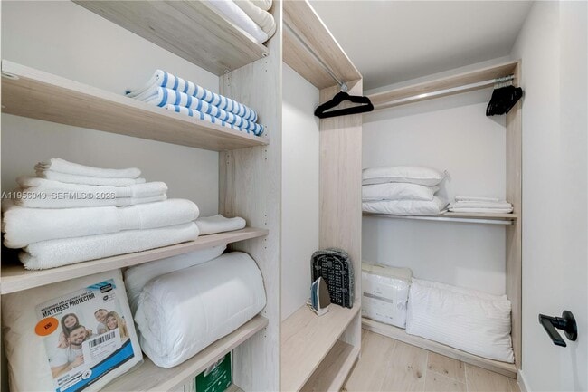 Building Photo - 225 N Miami Ave