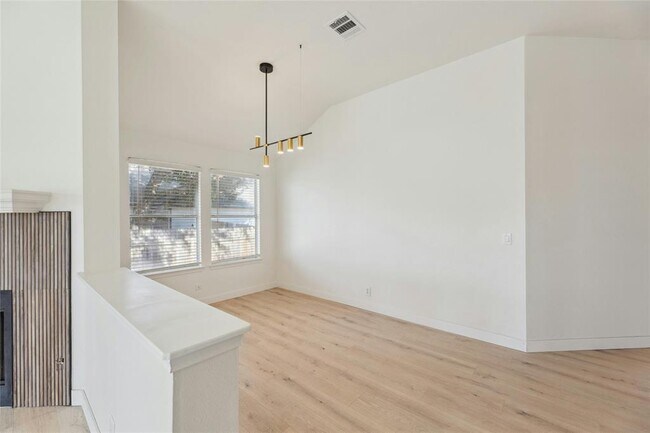 Building Photo - 203 Little Lake Rd