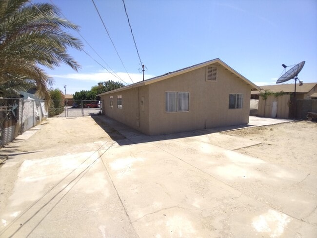Building Photo - 91670 4th St