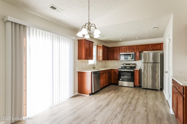 Building Photo - 7115 Blue Stream Ct