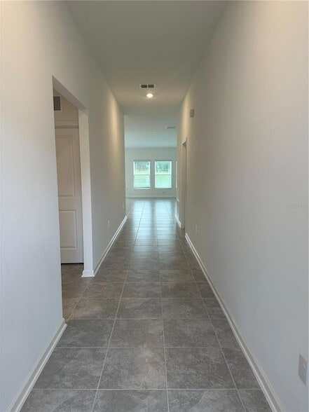 Building Photo - 355 Loch Ct