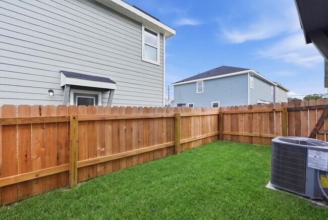 Building Photo - 9034 Glen Shadow Dr