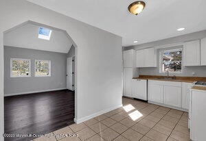 Building Photo - 1429 Lakewood Rd