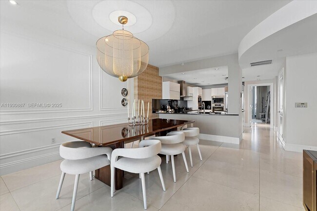 Building Photo - 17121 Collins Ave