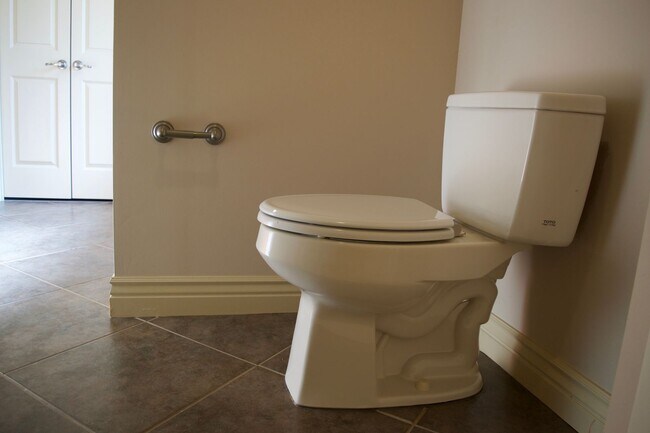 Building Photo - Marvelous 3 Bedroom House In Mill Creek Ma...