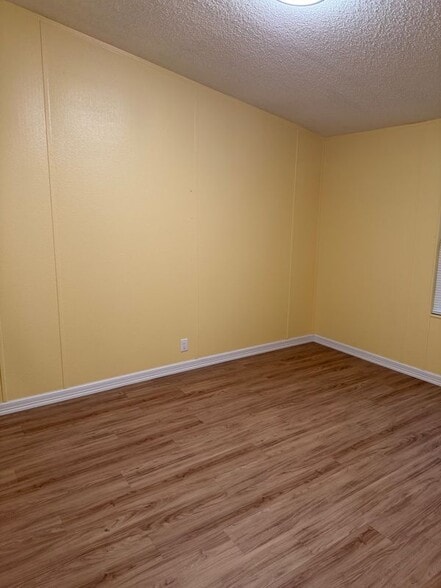 Building Photo - 220 Jeffery Dr