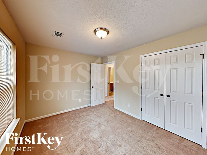 Building Photo - 402 Legend Creek Point