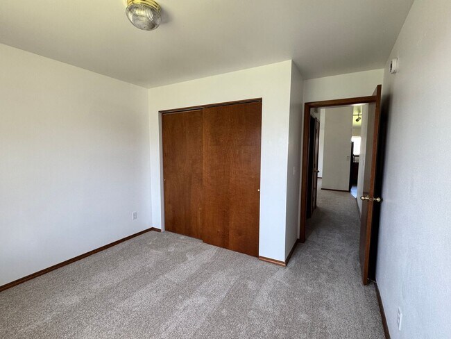 Building Photo - 4957 Pear Butte Dr