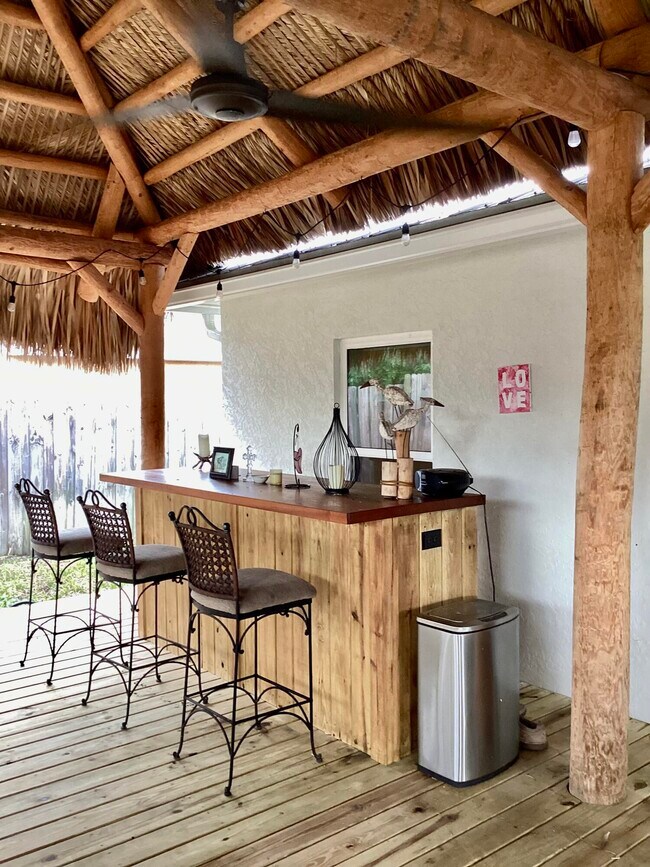 Building Photo - 23 Highland Dr SW