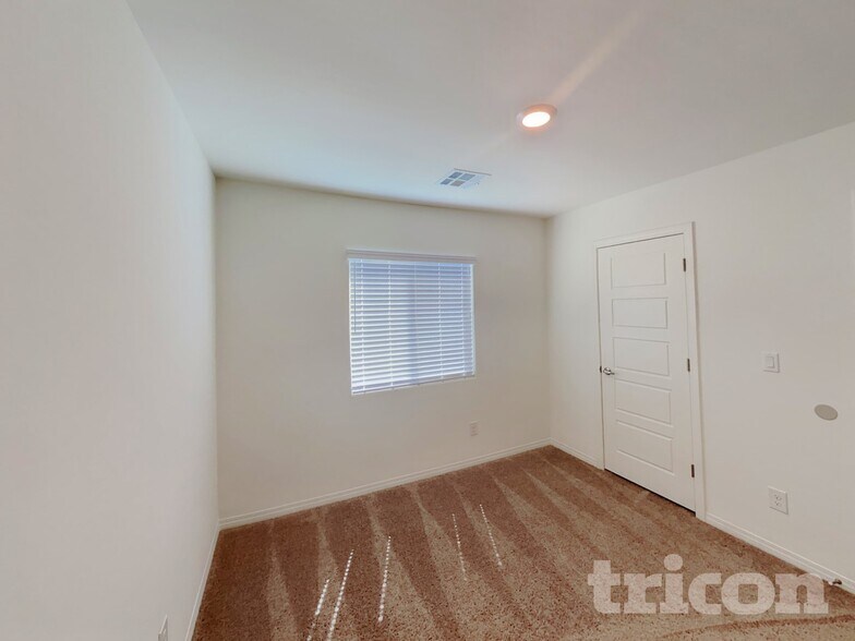 Building Photo - 4944 Amberlyn St